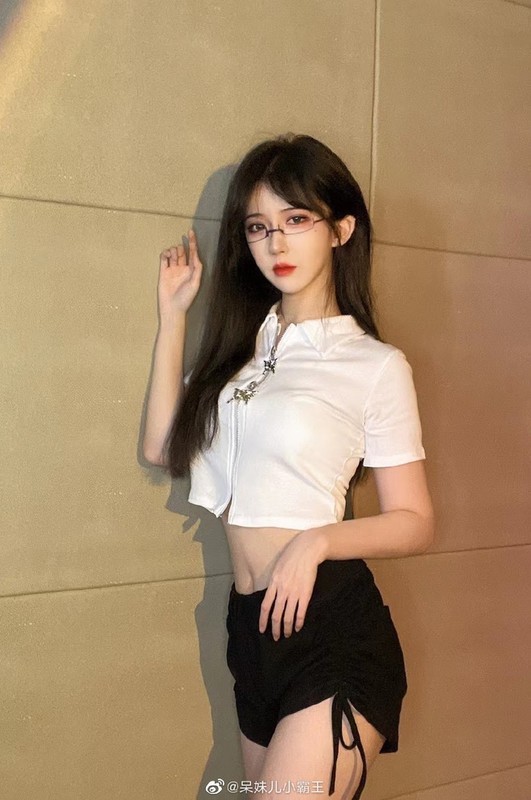 Nhan loi de nghi khiem nha, nu streamer 