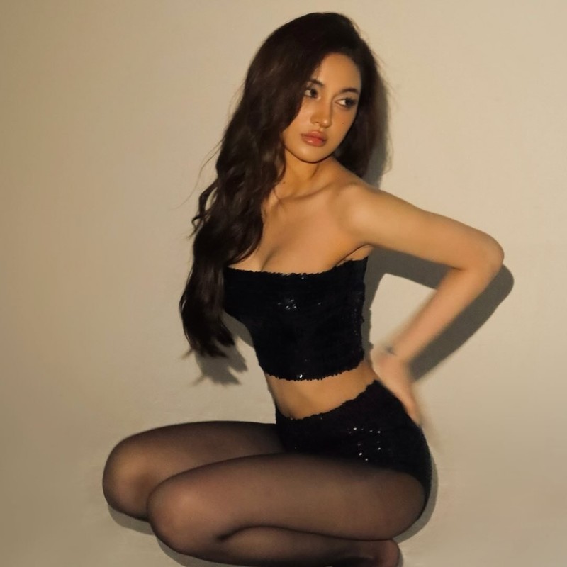 Gai xinh E De H'Duyen Bkrong dien bikini khoe body 