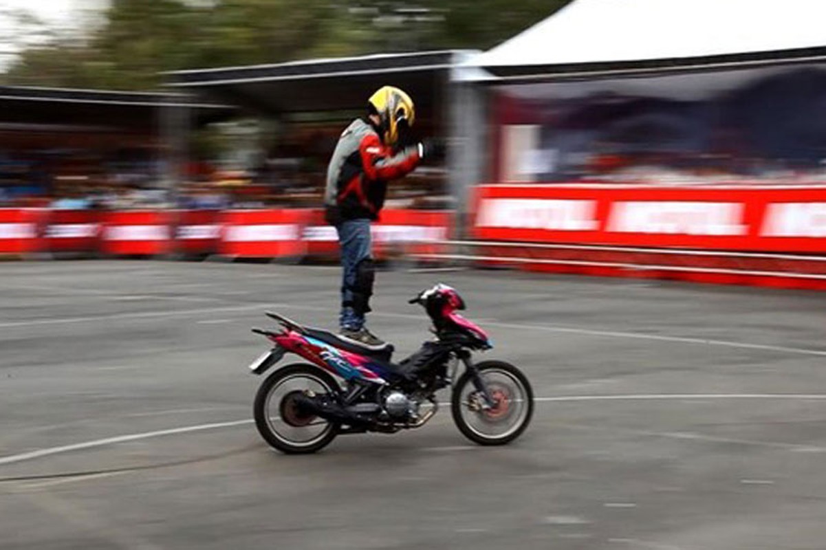 Lam xiec voi moto tai Motul Stunt Fest 2015-Hinh-11