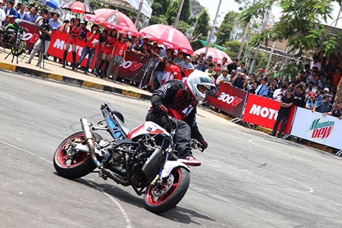 Lam xiec voi moto tai Motul Stunt Fest 2015-Hinh-12