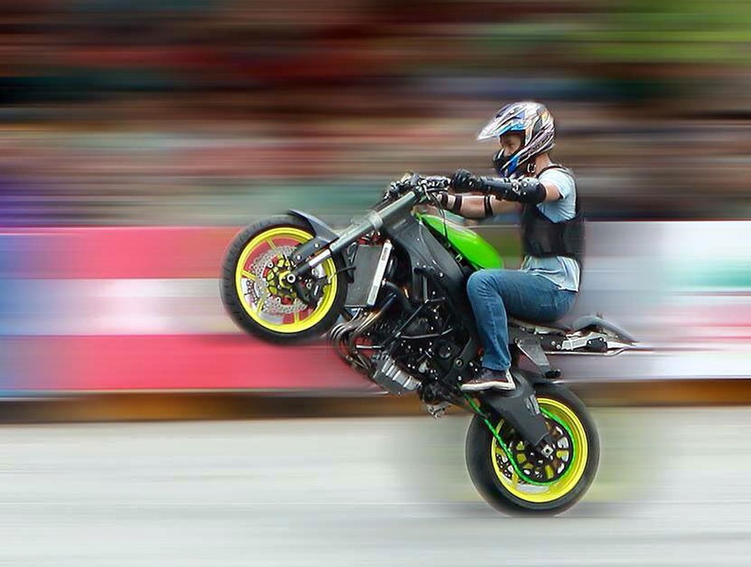 Lam xiec voi moto tai Motul Stunt Fest 2015-Hinh-5