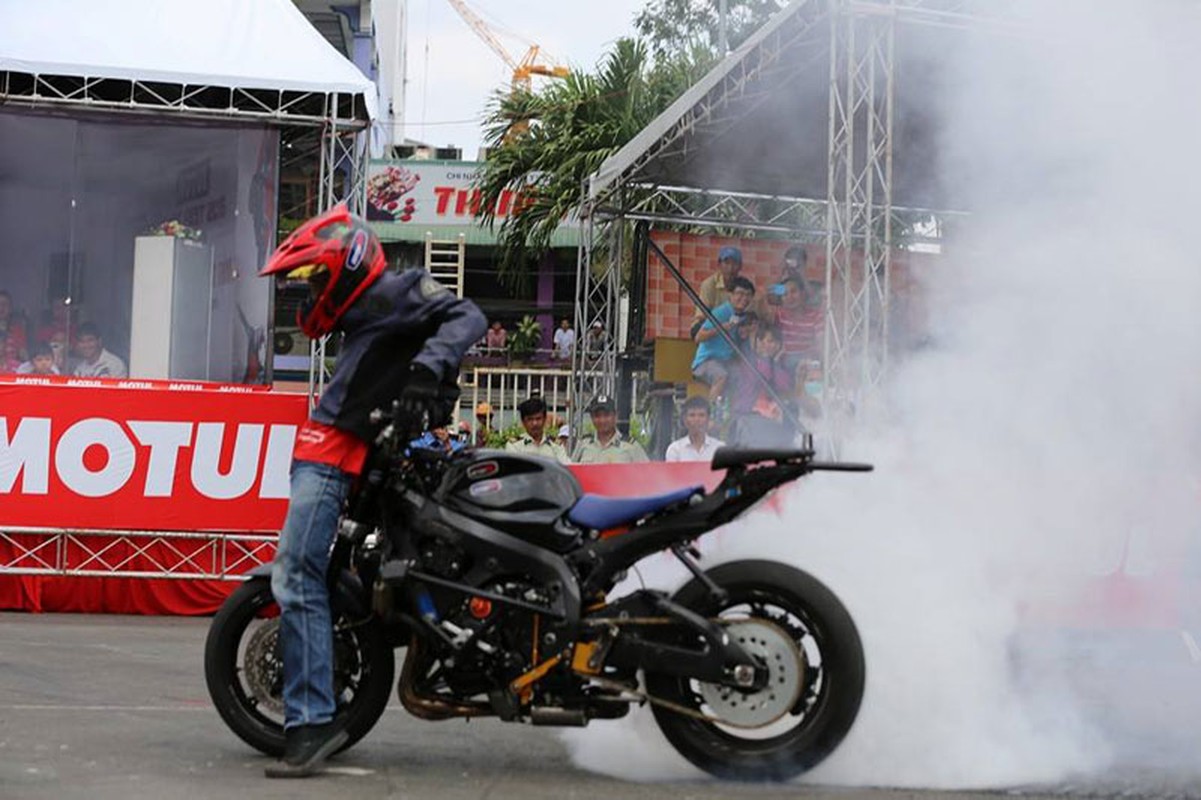 Lam xiec voi moto tai Motul Stunt Fest 2015-Hinh-7