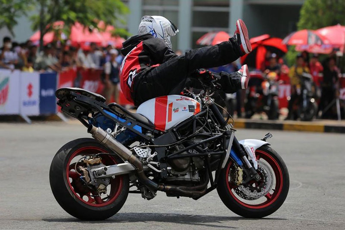 Lam xiec voi moto tai Motul Stunt Fest 2015-Hinh-8