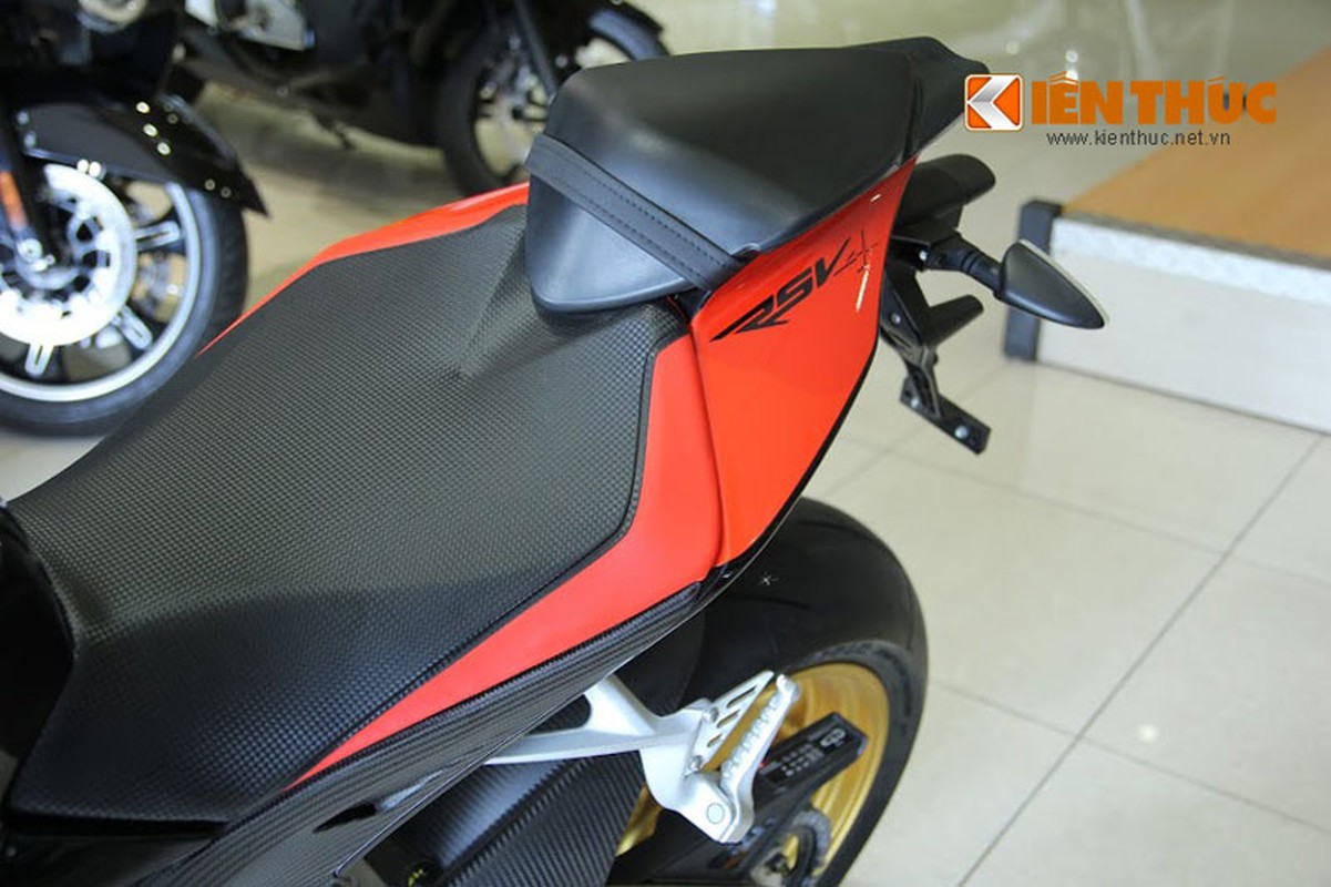 Aprilia RSV4 RR 2015 am tham nhap tich Viet Nam-Hinh-4