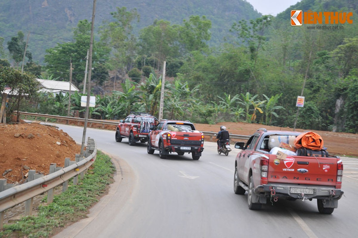 Dan moto Ducati treo deo, loi suoi thien nguyen Son La-Hinh-7