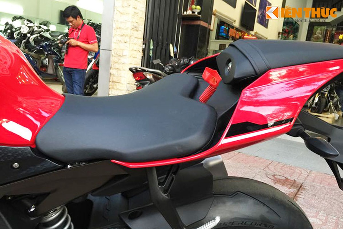 Cap doi sieu moto Yamaha YZF-R1 2015 