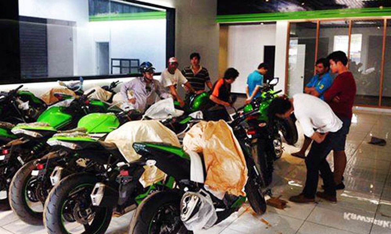 Kawasaki chuan bi khai truong Showroom 3S dau tien tai VN-Hinh-14