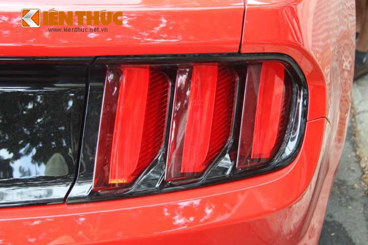 Xe co bap Ford Mustang 2015 vua ve Viet Nam co gi 