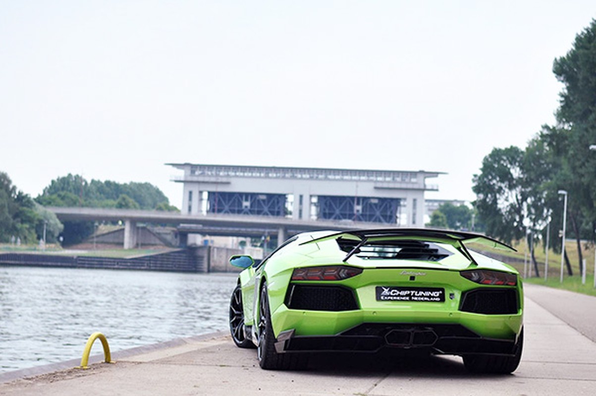 Ngam ban do Lamborghini Aventador 