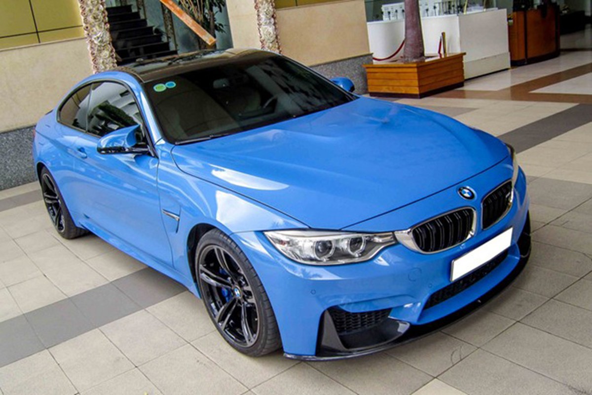 BMW M4 Yas Marina Blue tri gia 4 ty lan banh tai VN