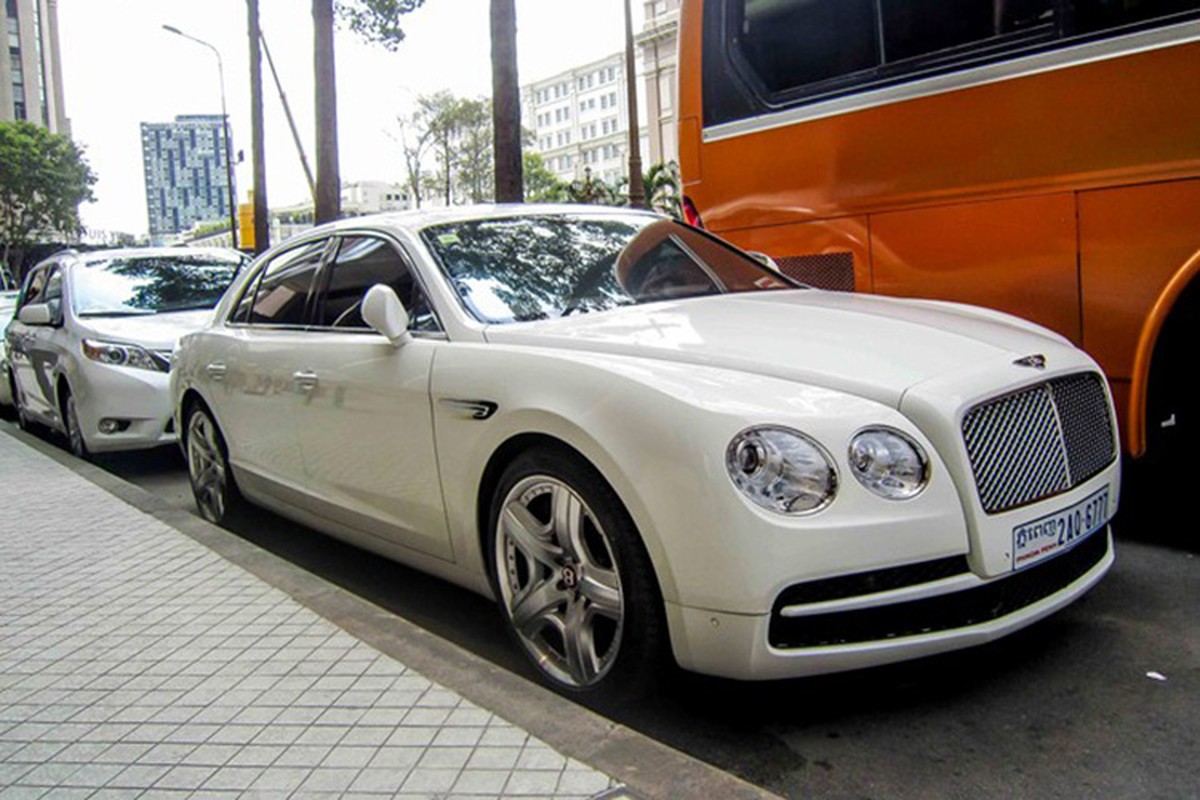 Bentley sieu sang cua dai gia Campuchia lan banh tren pho Viet-Hinh-2