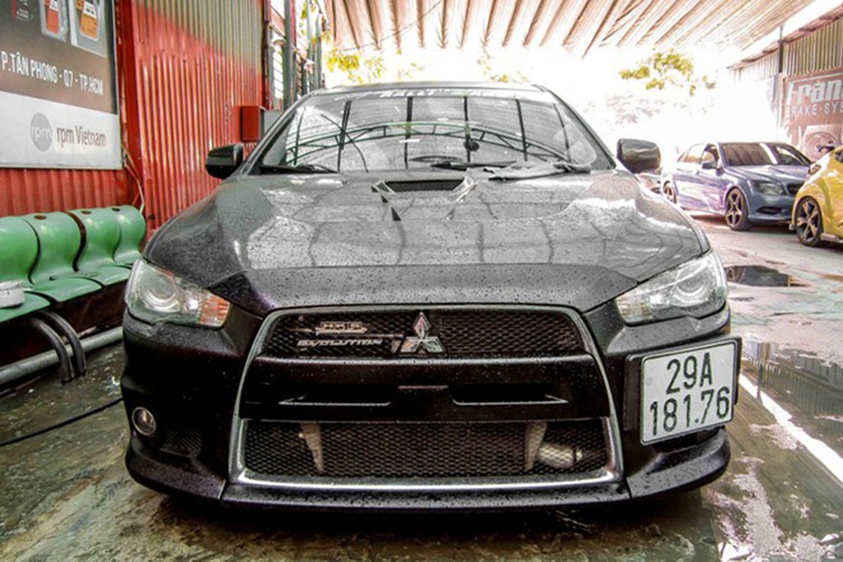 Xe doc Mitsubishi Lancer X bien Ha Noi xuat hien tai Sai Gon