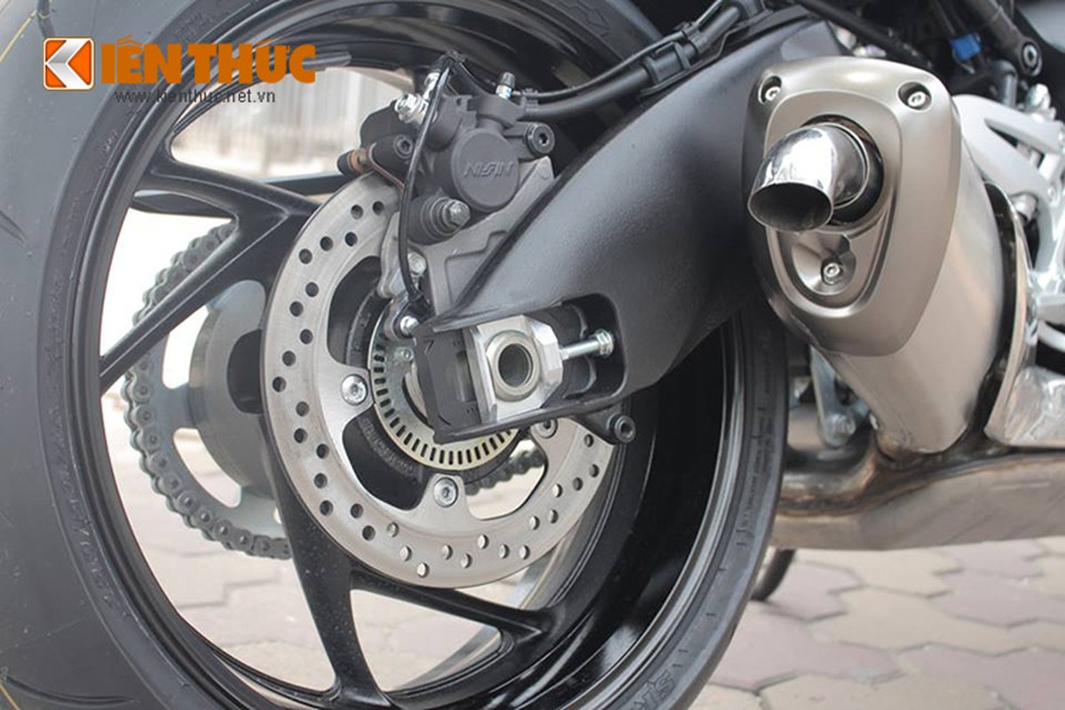 Naked bike Suzuki GSX-S1000 2015 dau tien ve Ha Noi co gi?-Hinh-11