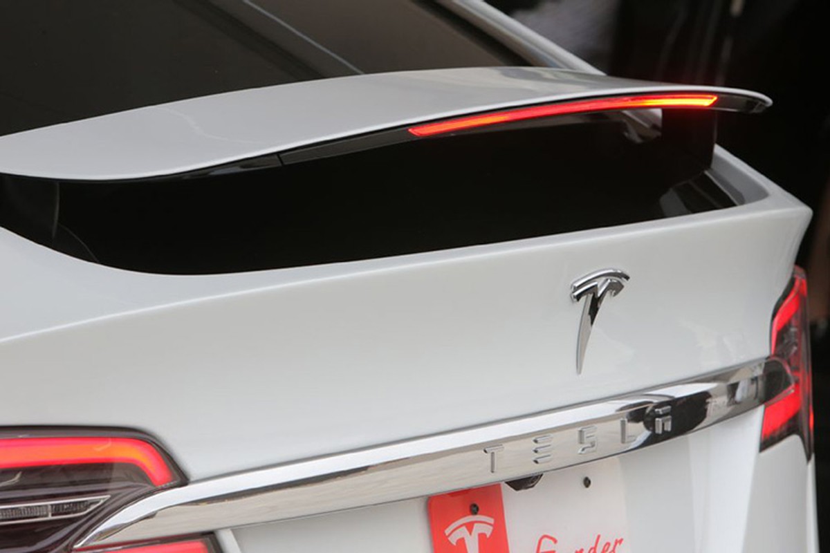 Can canh sieu SUV chay dien Tesla Model X 2016-Hinh-10