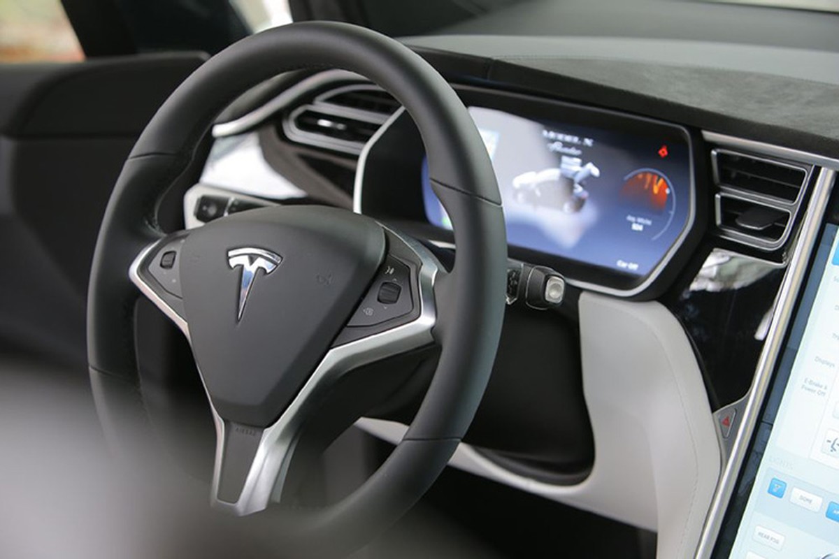 Can canh sieu SUV chay dien Tesla Model X 2016-Hinh-13