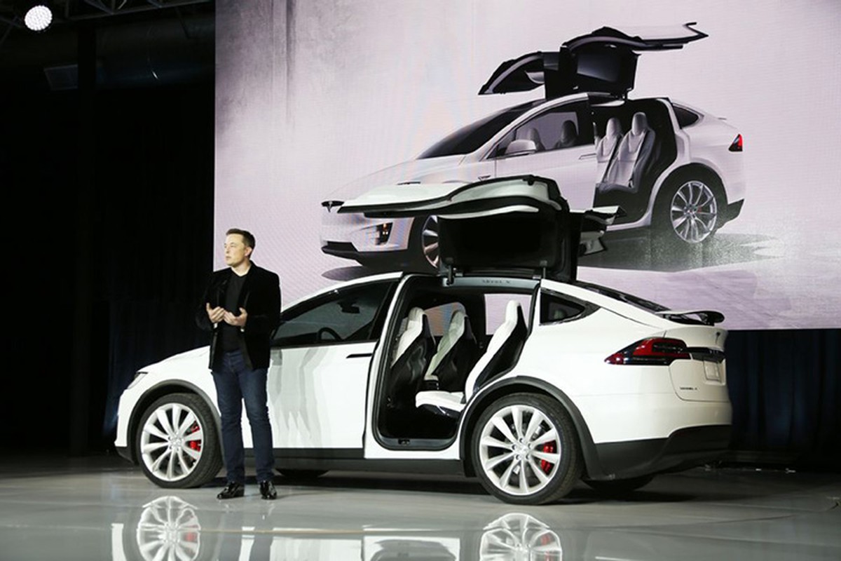Can canh sieu SUV chay dien Tesla Model X 2016