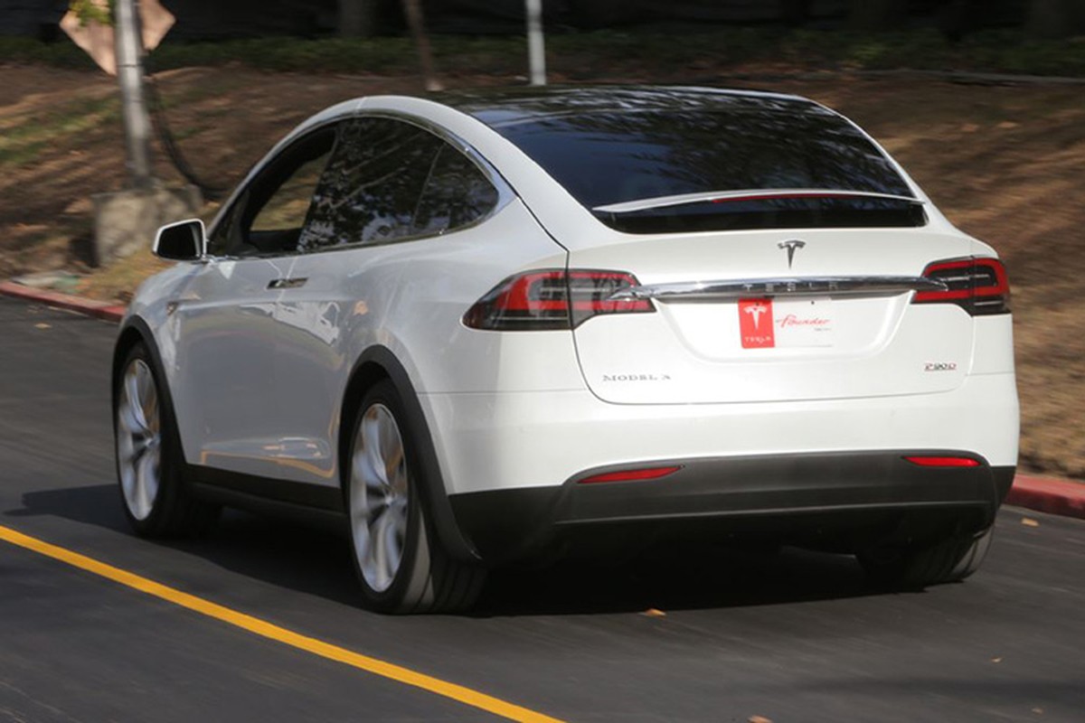 Can canh sieu SUV chay dien Tesla Model X 2016-Hinh-18