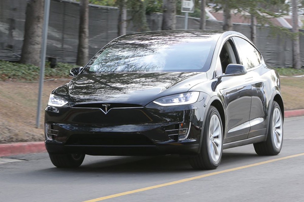 Can canh sieu SUV chay dien Tesla Model X 2016-Hinh-19