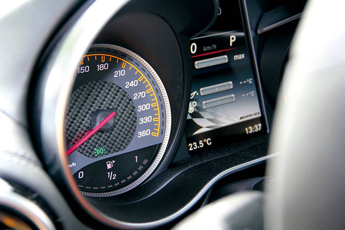 Ban do Mercedes-AMG GT RS cong suat 700 ma luc-Hinh-7