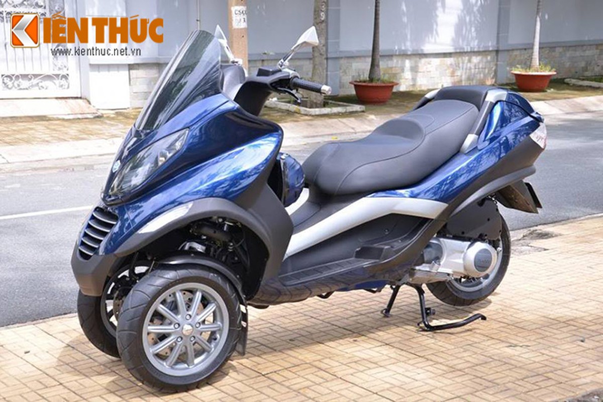 Moto PKL 3 banh Piaggio MP3 250 lan banh tren pho Viet-Hinh-2