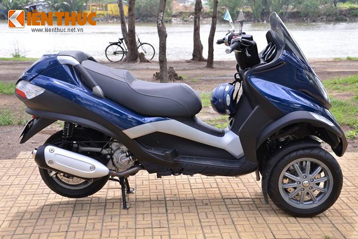 Moto PKL 3 banh Piaggio MP3 250 lan banh tren pho Viet-Hinh-9