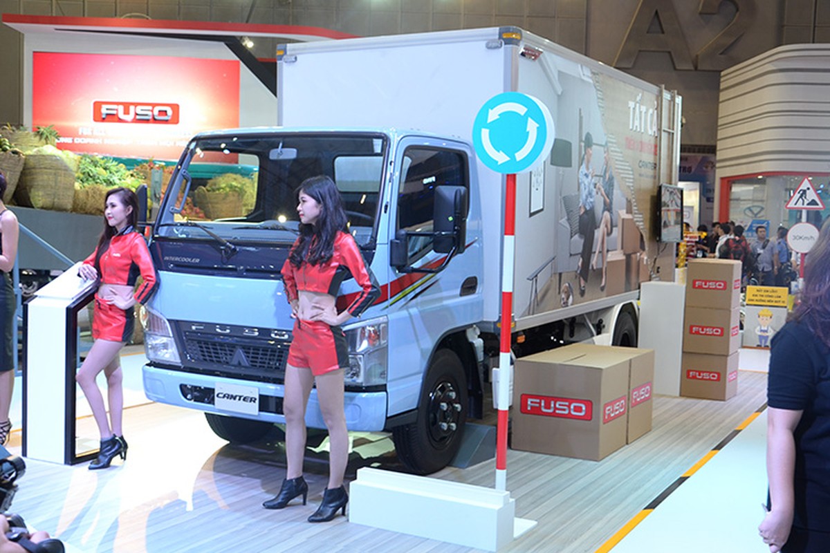 Fuso Viet Nam mang dan xe tai hang nang den VMS 2015-Hinh-10