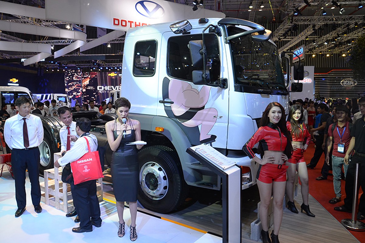 Fuso Viet Nam mang dan xe tai hang nang den VMS 2015-Hinh-7