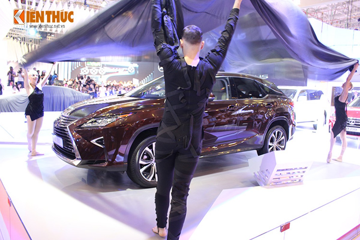 Man trinh dien dang cap cua xe sang Lexus tai VMS 2015-Hinh-6