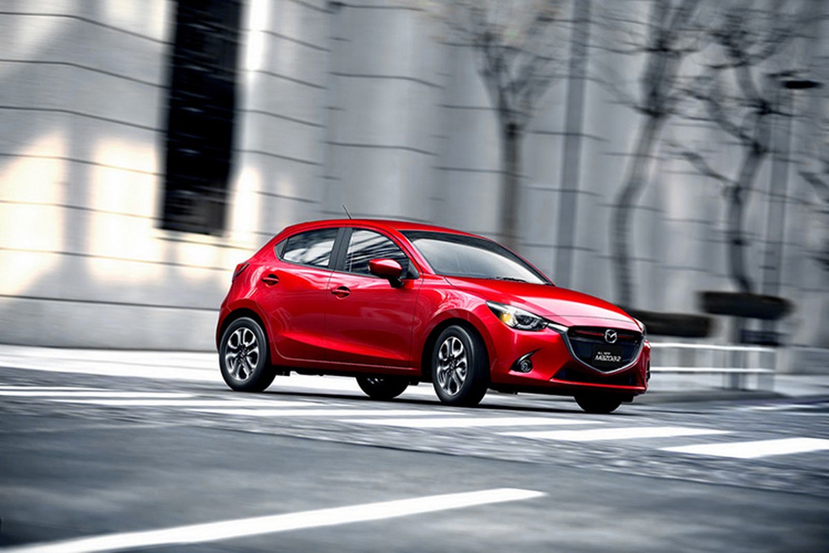 Mazda2 (CKD) tai Viet Nam thay doi gi so voi xe nhap?