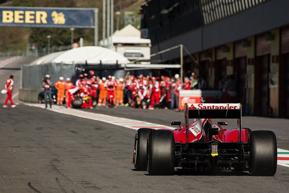 Ngam dan “sieu ngua” Y show hang tai le hoi cua Ferrari-Hinh-2