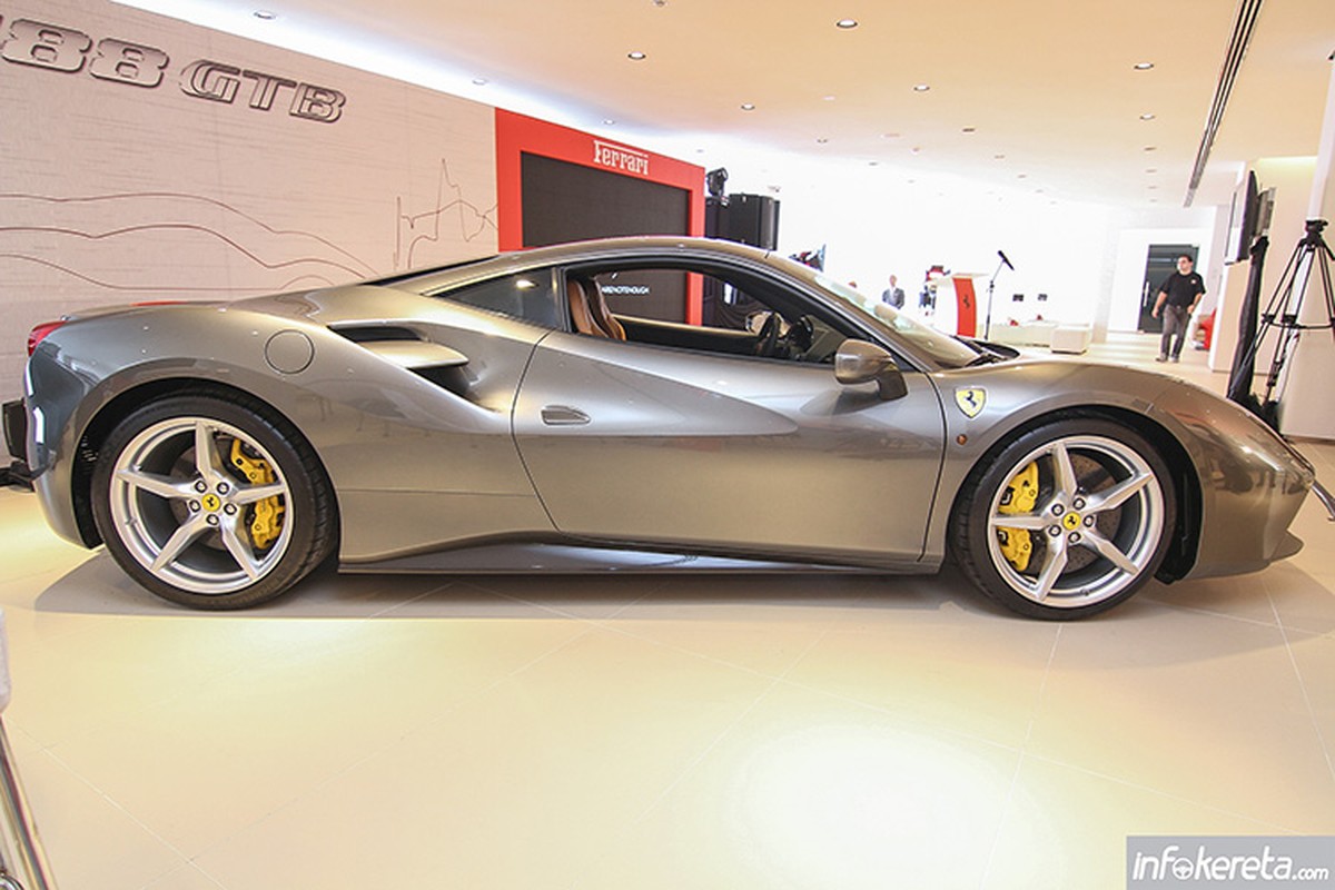 Chi tiet Ferrari 488 GTB Settecento-Trenta 735 ma luc-Hinh-8