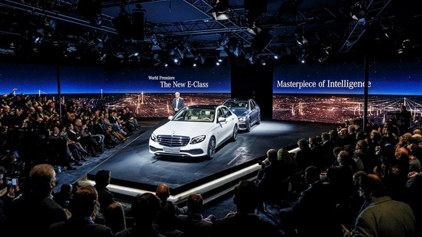 Mercedes-Benz ra mat sedan hang sang E-Class moi-Hinh-4