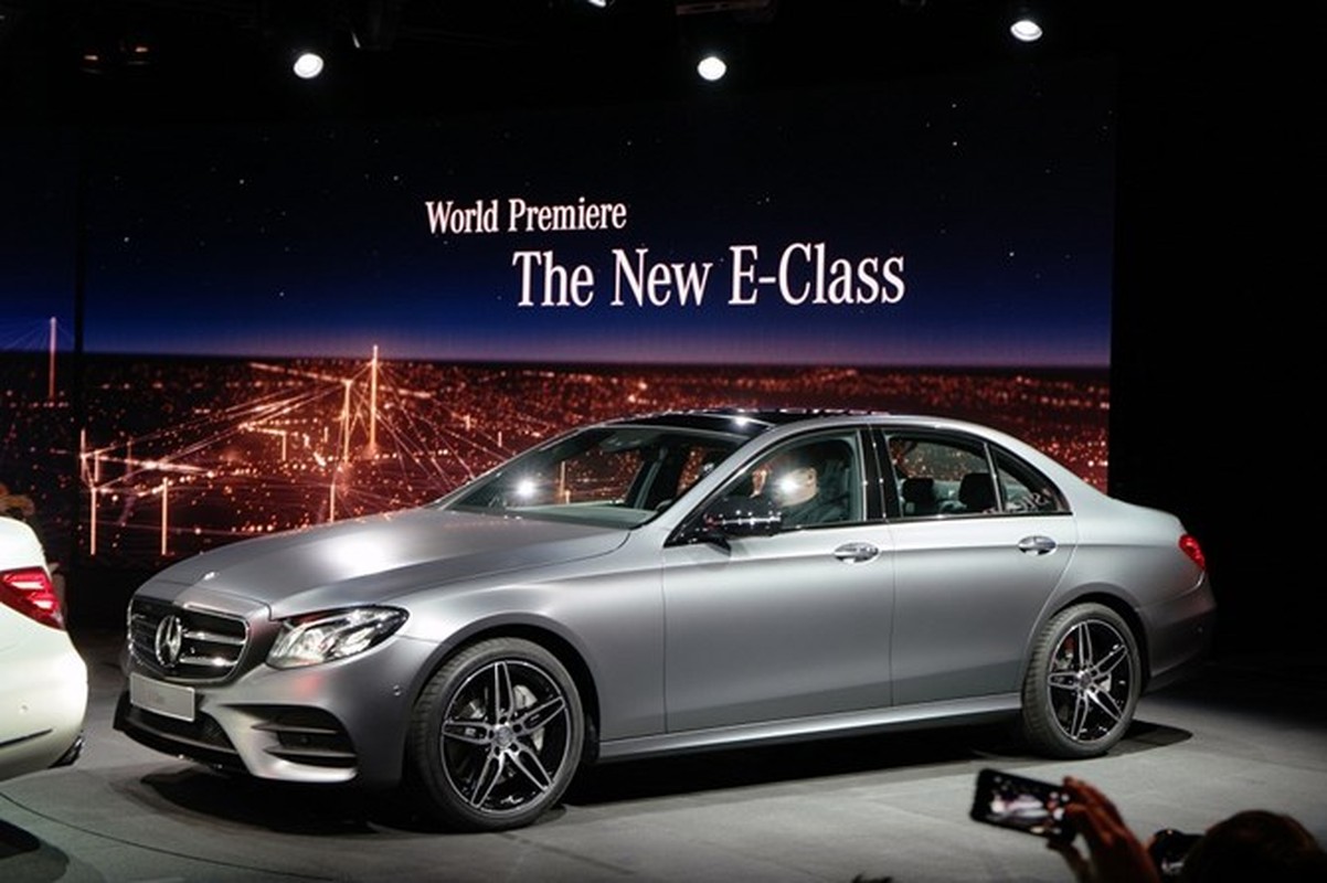 Mercedes-Benz ra mat sedan hang sang E-Class moi-Hinh-5