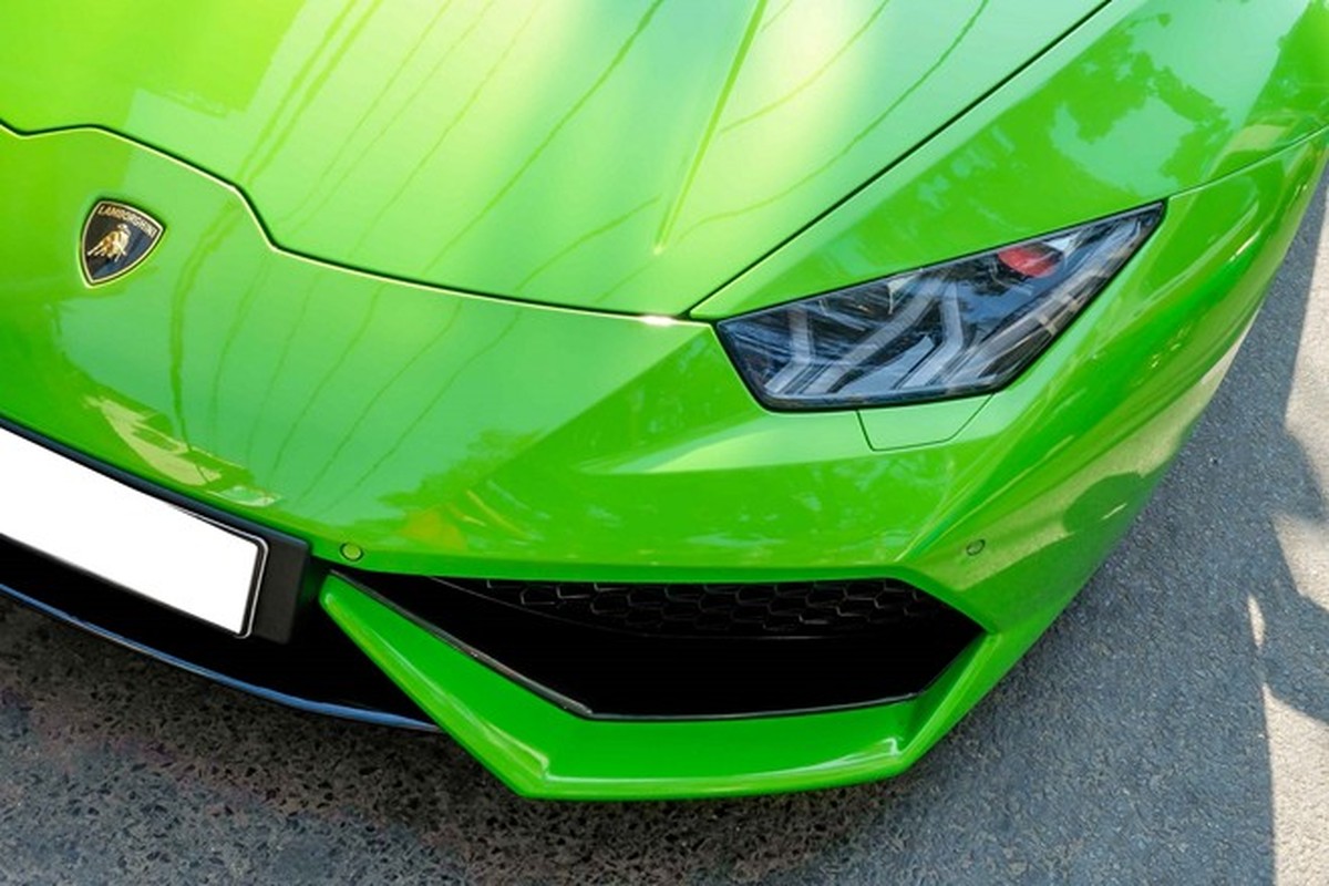 Lamborghini Huracan gia 13 ty uong 