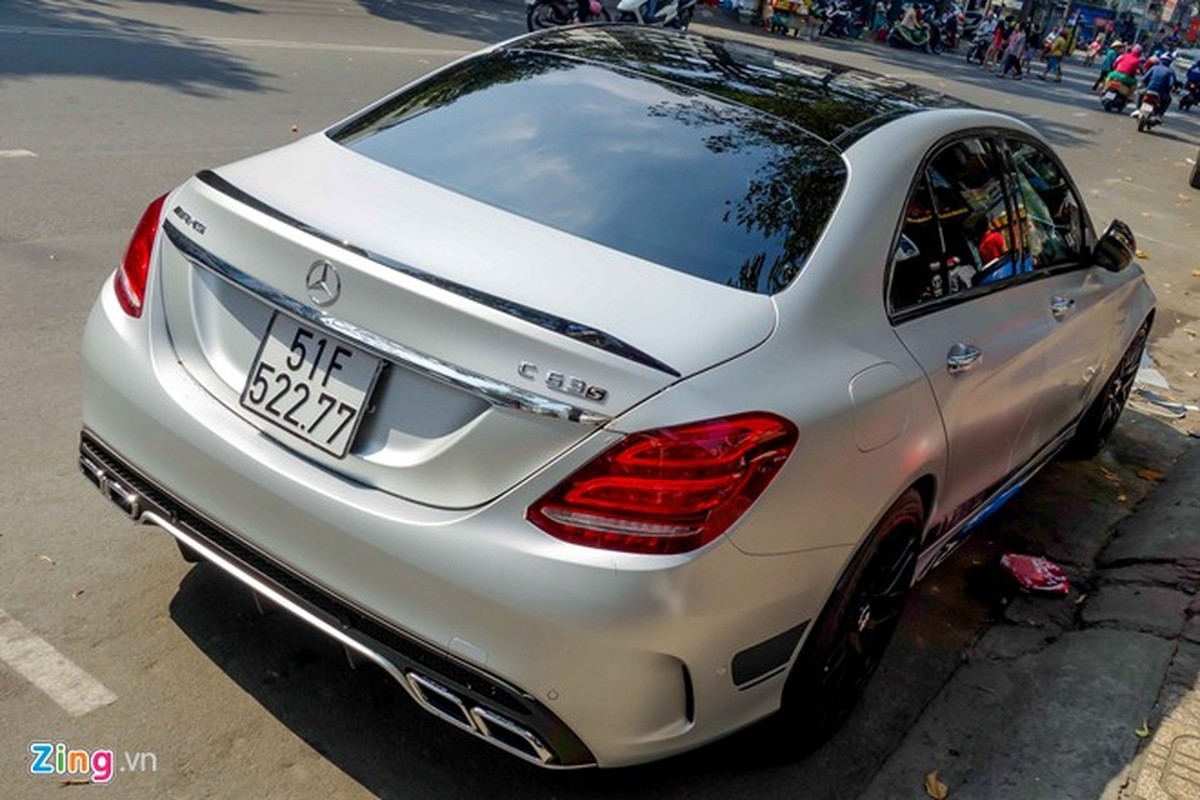 Mercedes C63 AMG gia 4,6 ty dau tien tai Viet Nam-Hinh-12