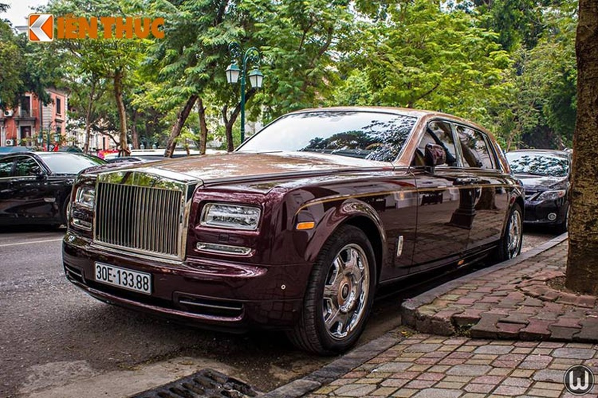 Sieu xe Rolls-Royce dat nhat Viet Nam lan banh tai Ha Noi