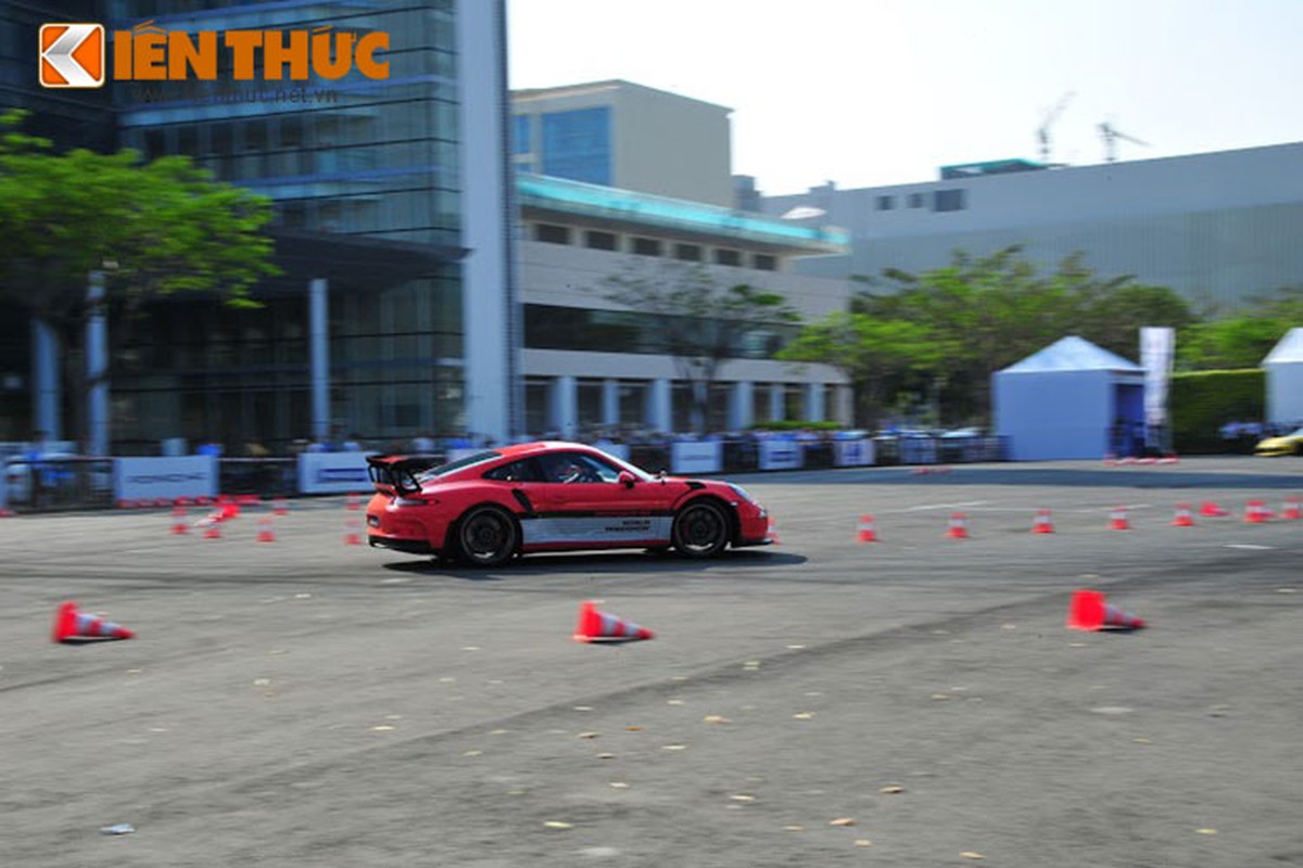 Lai thu, khach Viet dam nat Porsche Cayman GTS 4,76 ty-Hinh-6