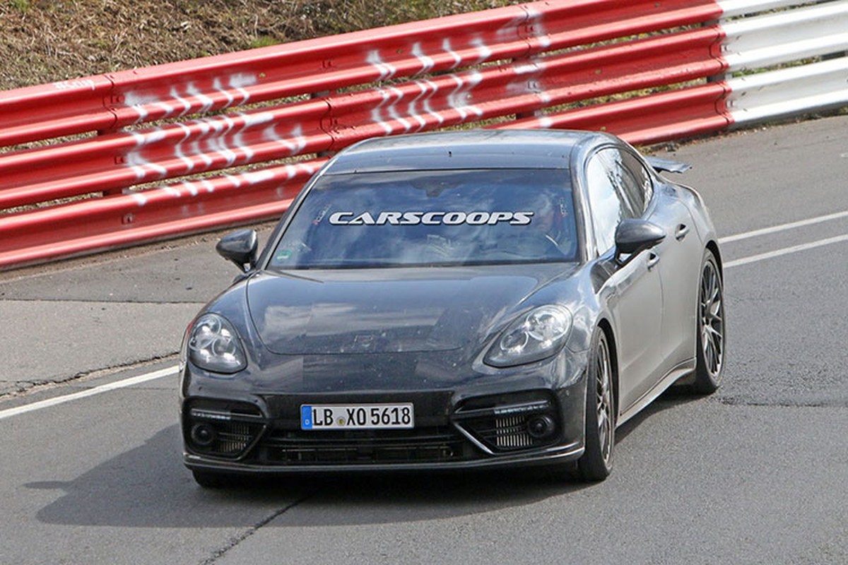 Porsche Panamera the he moi lo dien tren duong thu