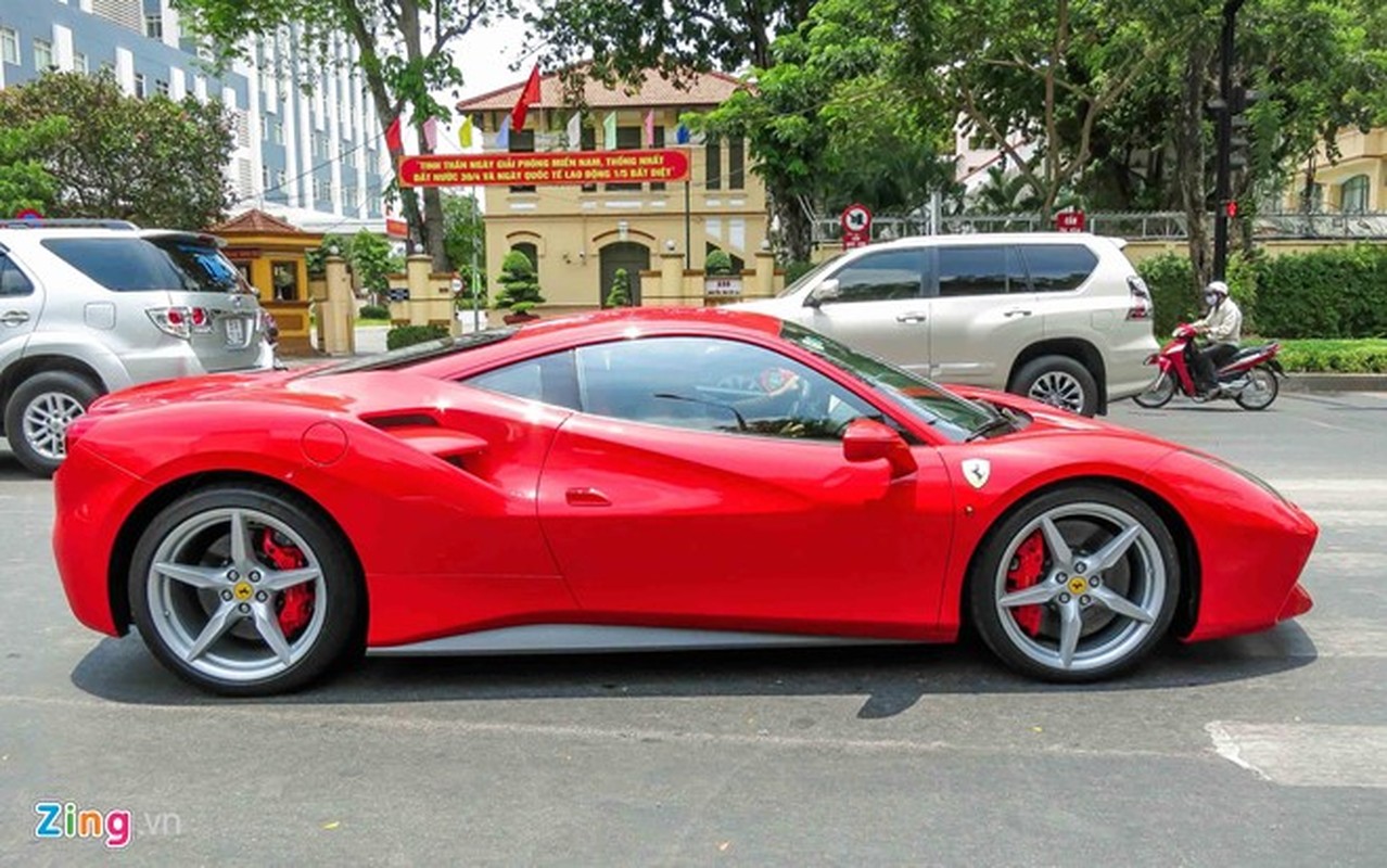 Sieu xe Ferrari 488 GTB mau do gia hon 14 ty tai Sai Gon-Hinh-3