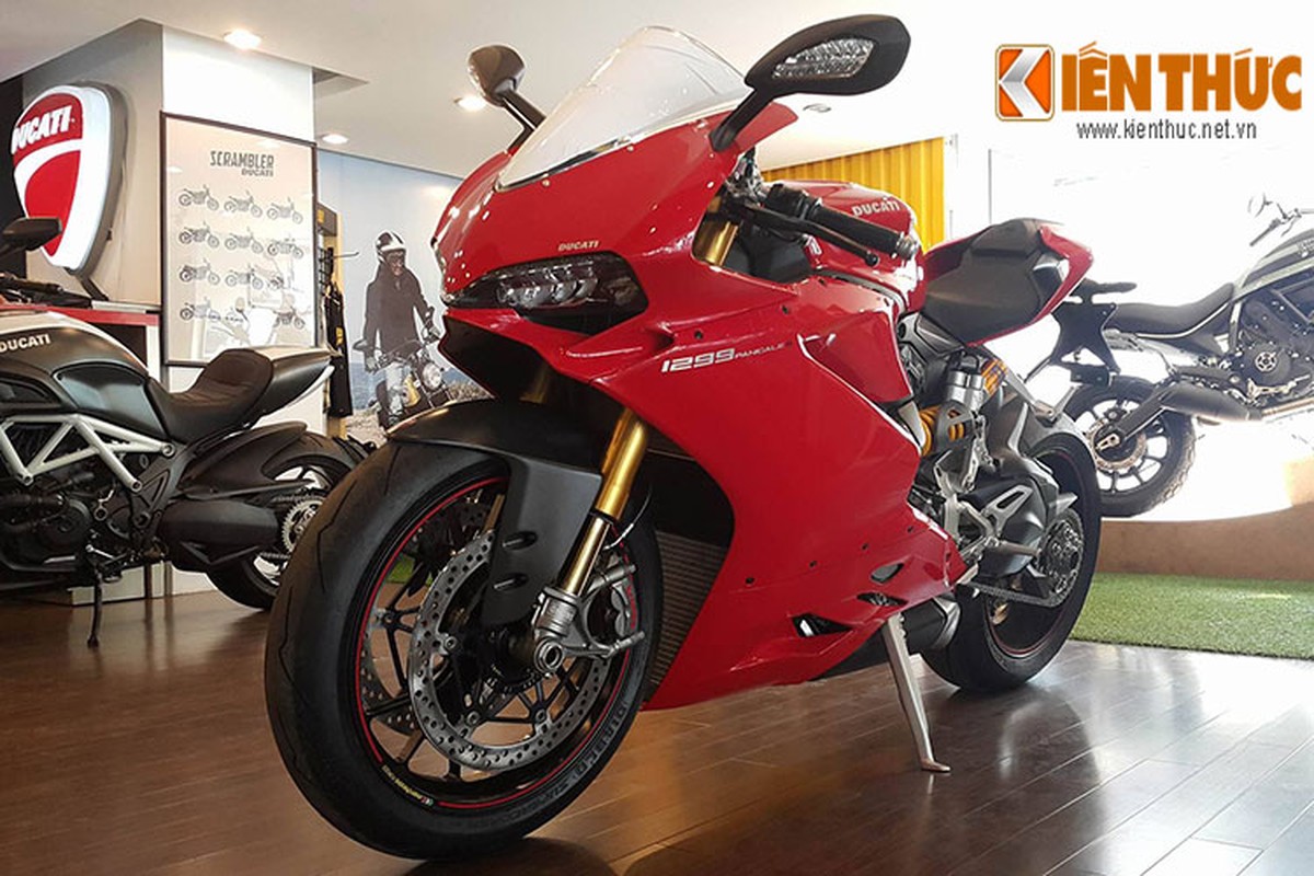 Sieu moto Ducati 1299 Panigale chinh hang ve VN gia 1,2 ty