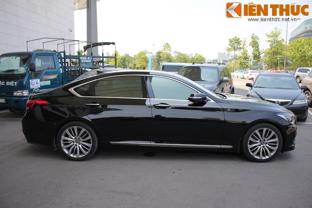 Hyundai Genesis gia 2,5 ty dau tien ra bien trang tai VN-Hinh-6