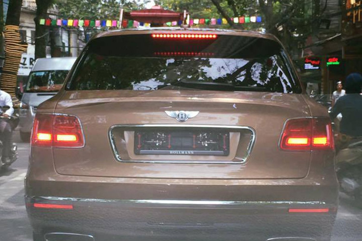 Sieu xe Bentley Bentayga ve tay dai gia Ha Noi gia 27 ty-Hinh-3