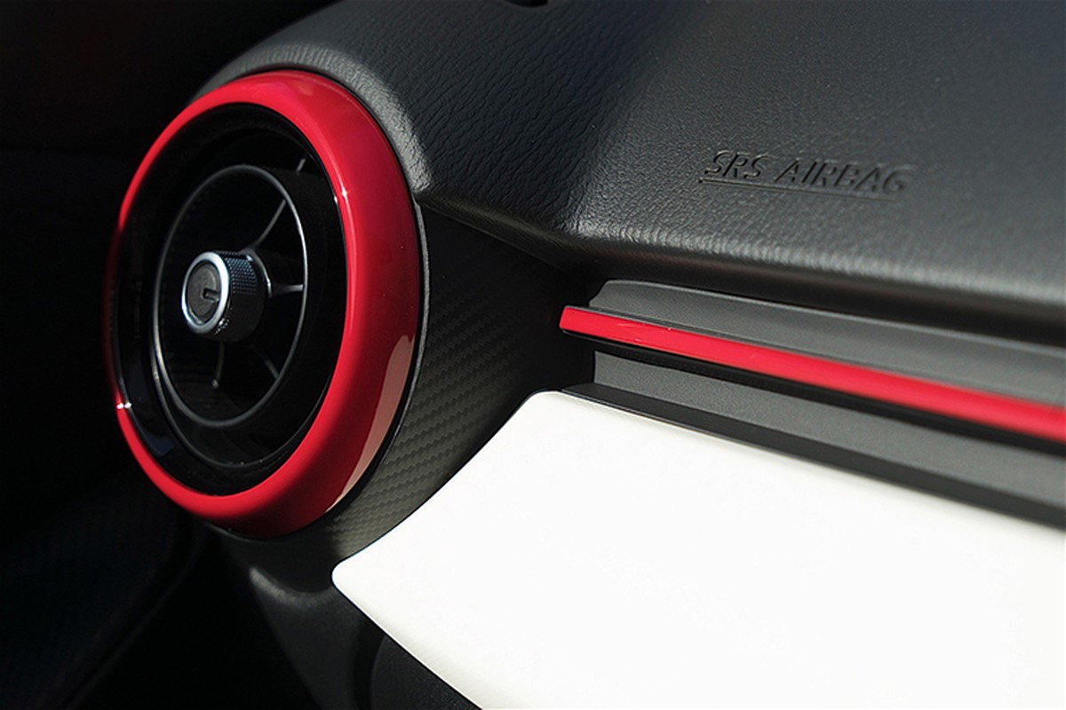 Xem truoc Mazda2 Red Edition phien ban dac biet-Hinh-6