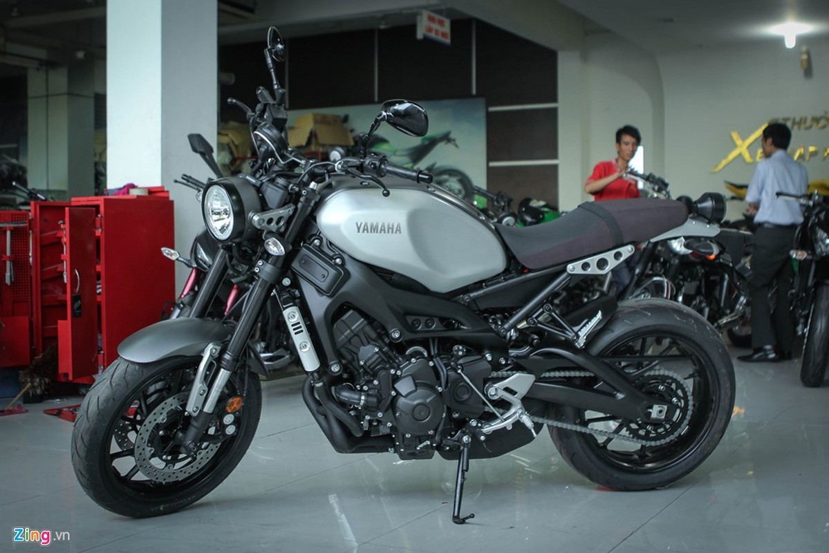 Moto Yamaha XSR900 gia hon 300 trieu dong tai Ha Noi