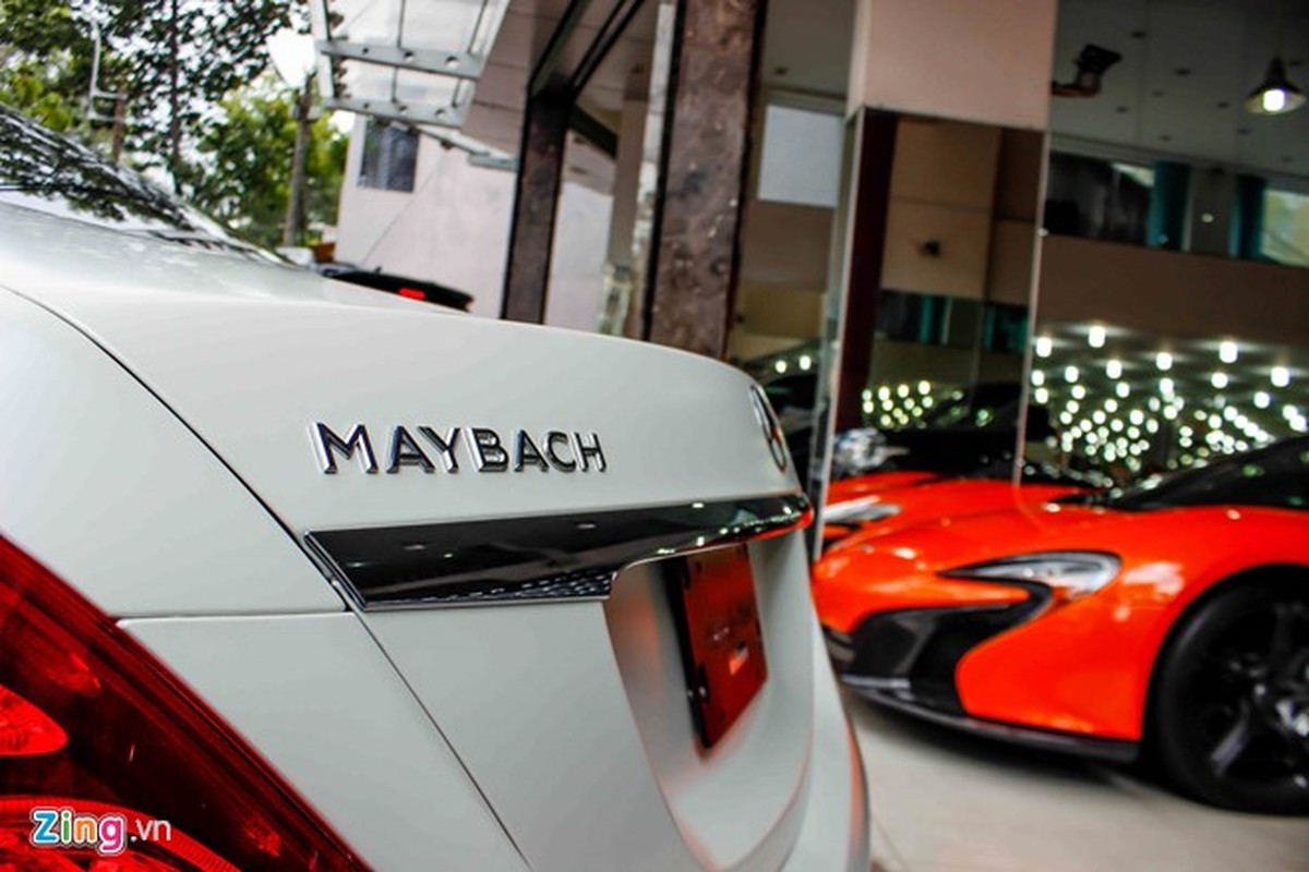 Xe sieu sang Mercedes Maybach S600 trang mo do mam o Sai Gon-Hinh-7