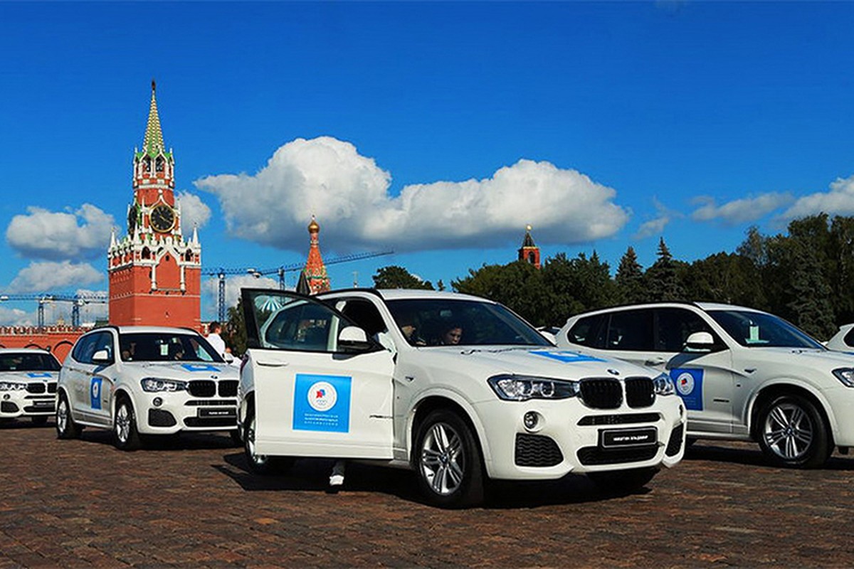 Tong thong Putin trao tang xe BMW cho VDV Olympic