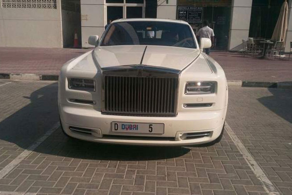 Dai gia chi 200 ty mua bien so cho sieu xe Rolls-Royce-Hinh-3