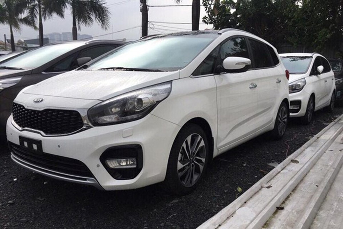 Kia Rondo 2017 bat ngo 