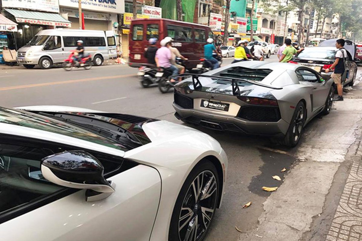 Dai gia Viet chi 300 trieu do sieu xe Lamborghini choi Tet-Hinh-2