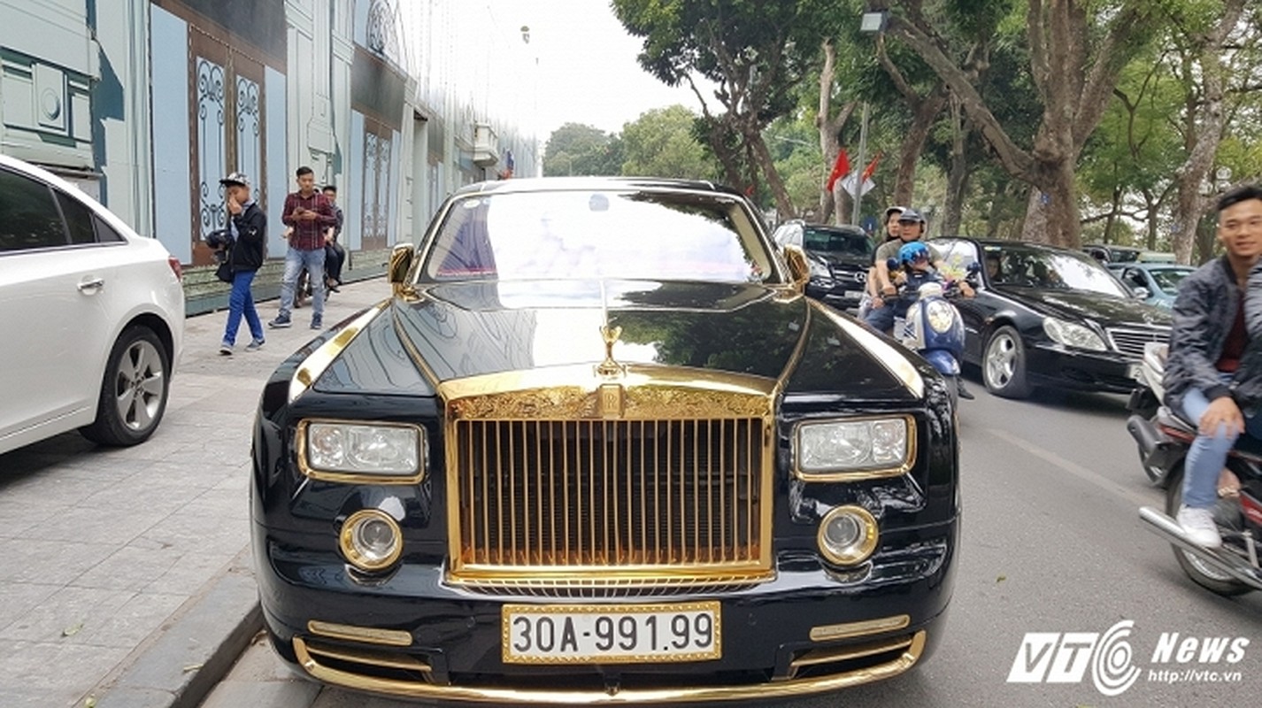 Rolls-Royce Phantom rong ma vang 50 ty dao pho Ha thanh